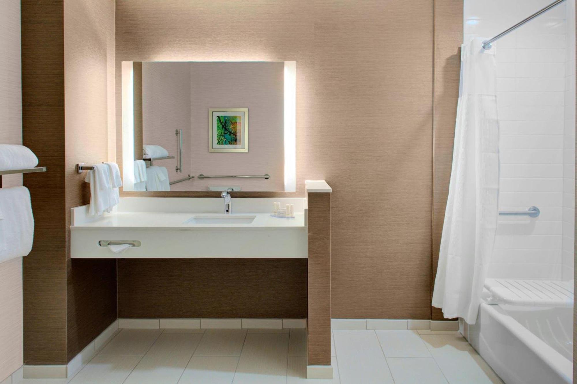 Fairfield Inn & Suites By Marriott Bakersfield North/Airport מראה חיצוני תמונה